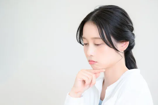 子どもの食事について悩む母親